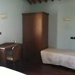 לינה וארוחת בוקר La Cantina אסקולי פיצ'נו