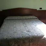 לינה וארוחת בוקר La Cantina 3*